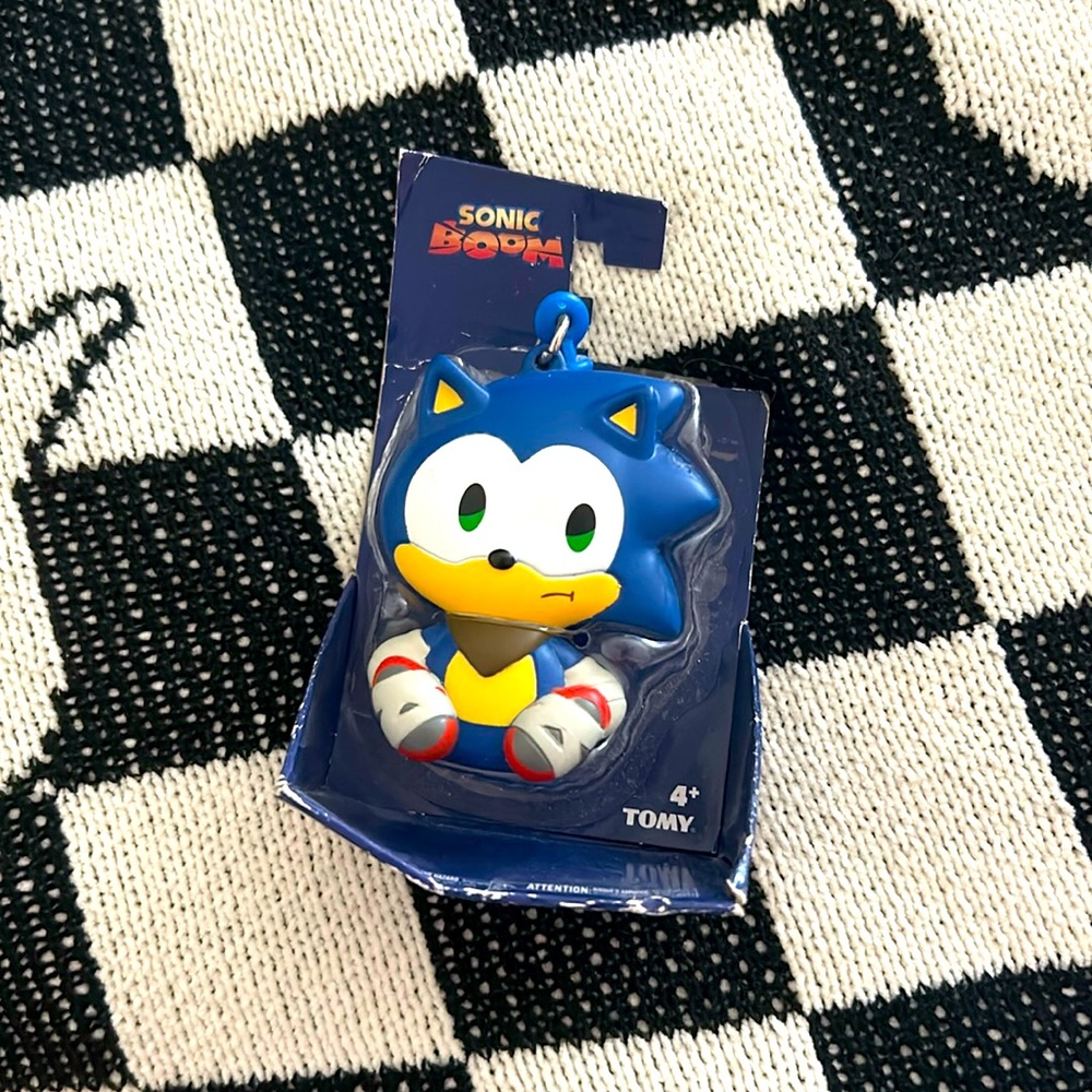 🧸NIB Sonic Boom Emoji Keychain🧸